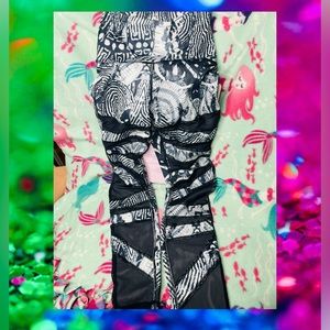 High times - lululemon- new size 4 tights